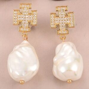 Elegant Gold and White Pearl Drop Earrings